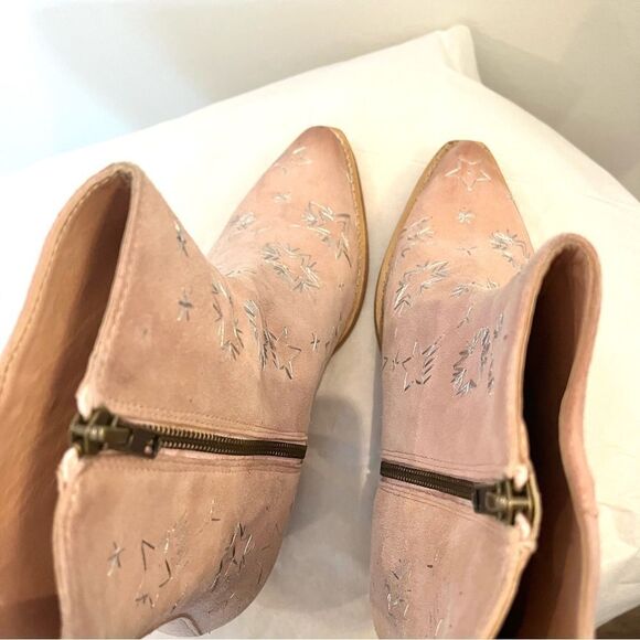 Free People Suede Embroidered Bowers Boots In Perfect Pink Size 7.5 (38) NIB - Picture 11 of 16